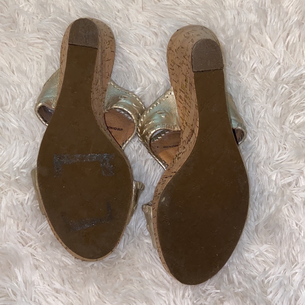 Jack Rogers size 9 wedge sandal gold - Picture 3 of 4